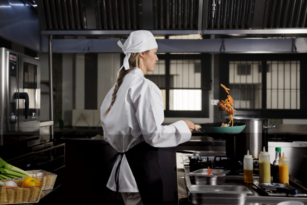 Meble gastronomiczne w nowoczesnej kuchni profesjonalnej — klucz do efektywności i ergonomii meblegastronomiczneartykul